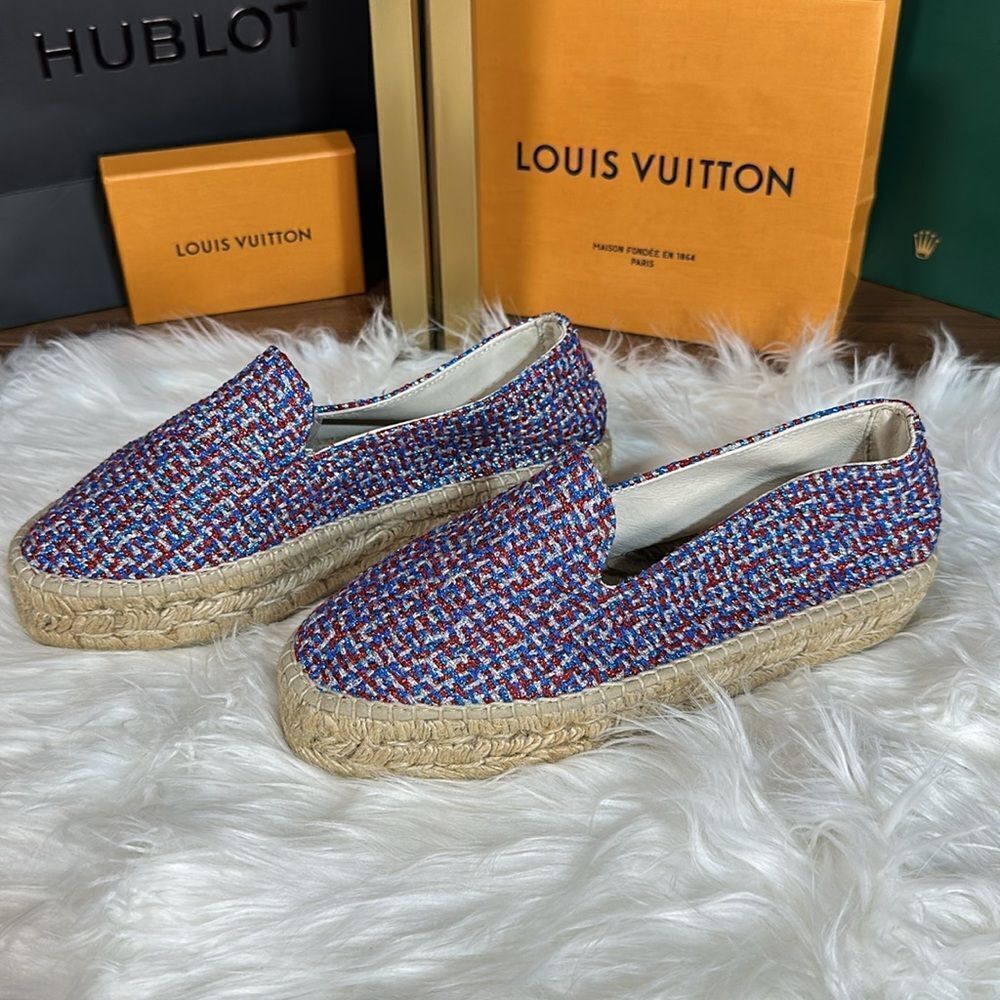 BNIB colorful slippers